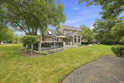 1817 Woodland Lake Pass Fort Wayne IN 46825