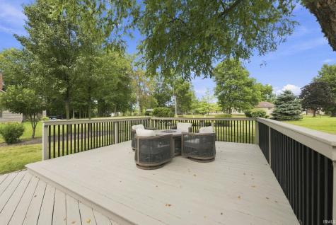 1817 Woodland Lake Pass Fort Wayne IN 46825