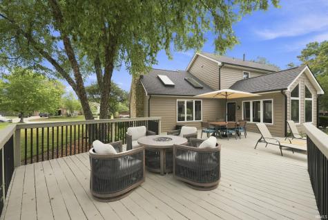 1817 Woodland Lake Pass Fort Wayne IN 46825
