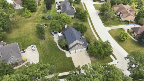 1817 Woodland Lake Pass Fort Wayne IN 46825