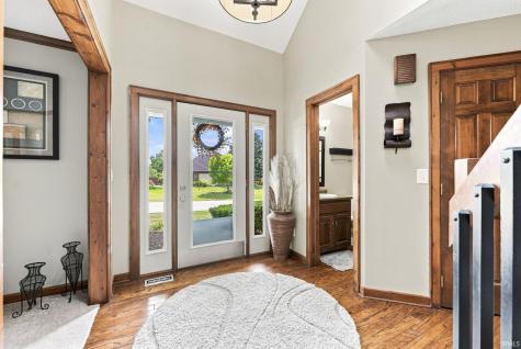1817 Woodland Lake Pass Fort Wayne IN 46825