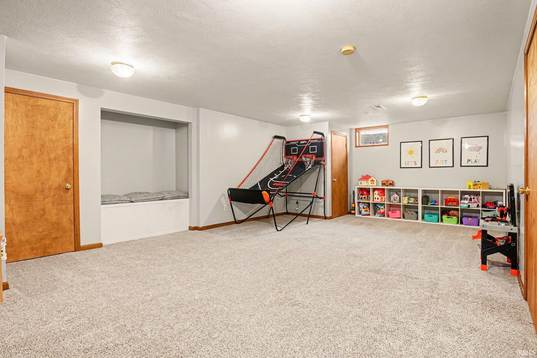17556 Shannon Avenue Goshen IN 46526