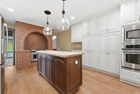 10727 Country Wood Trail Fort Wayne IN 46845