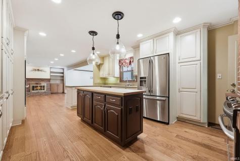 10727 Country Wood Trail Fort Wayne IN 46845