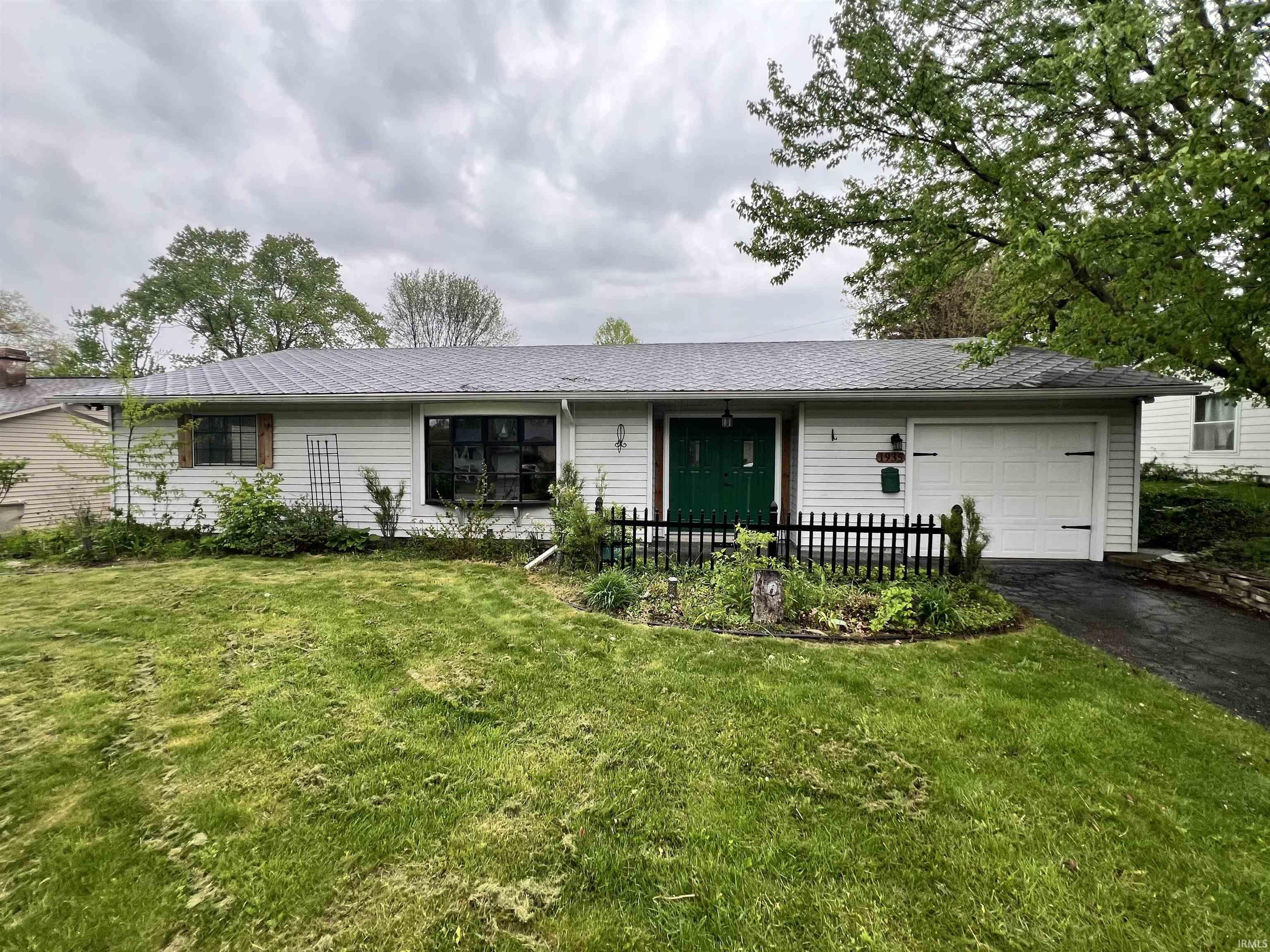 1935 Trent Way South Bend IN 46614