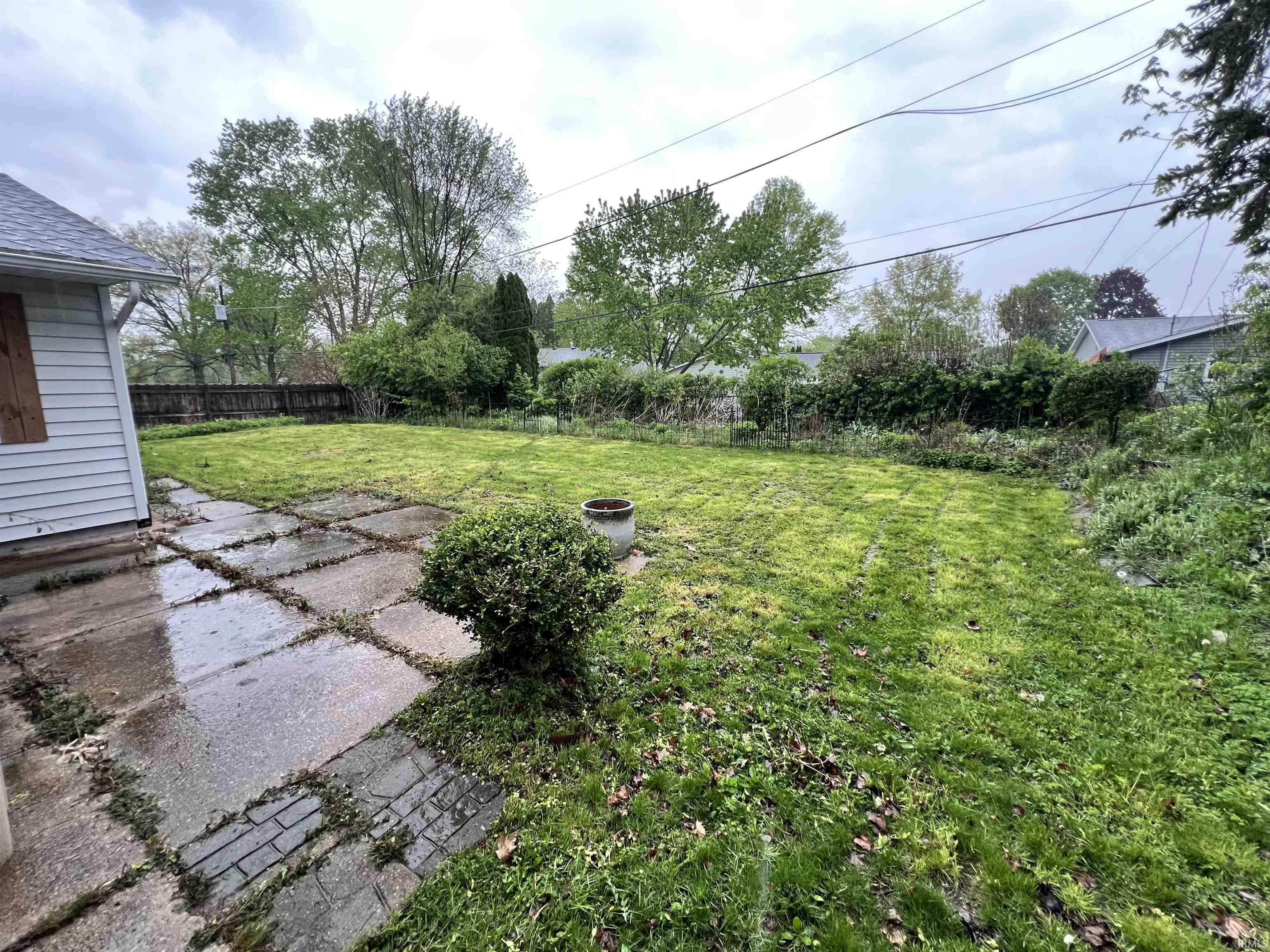 1935 Trent Way South Bend IN 46614