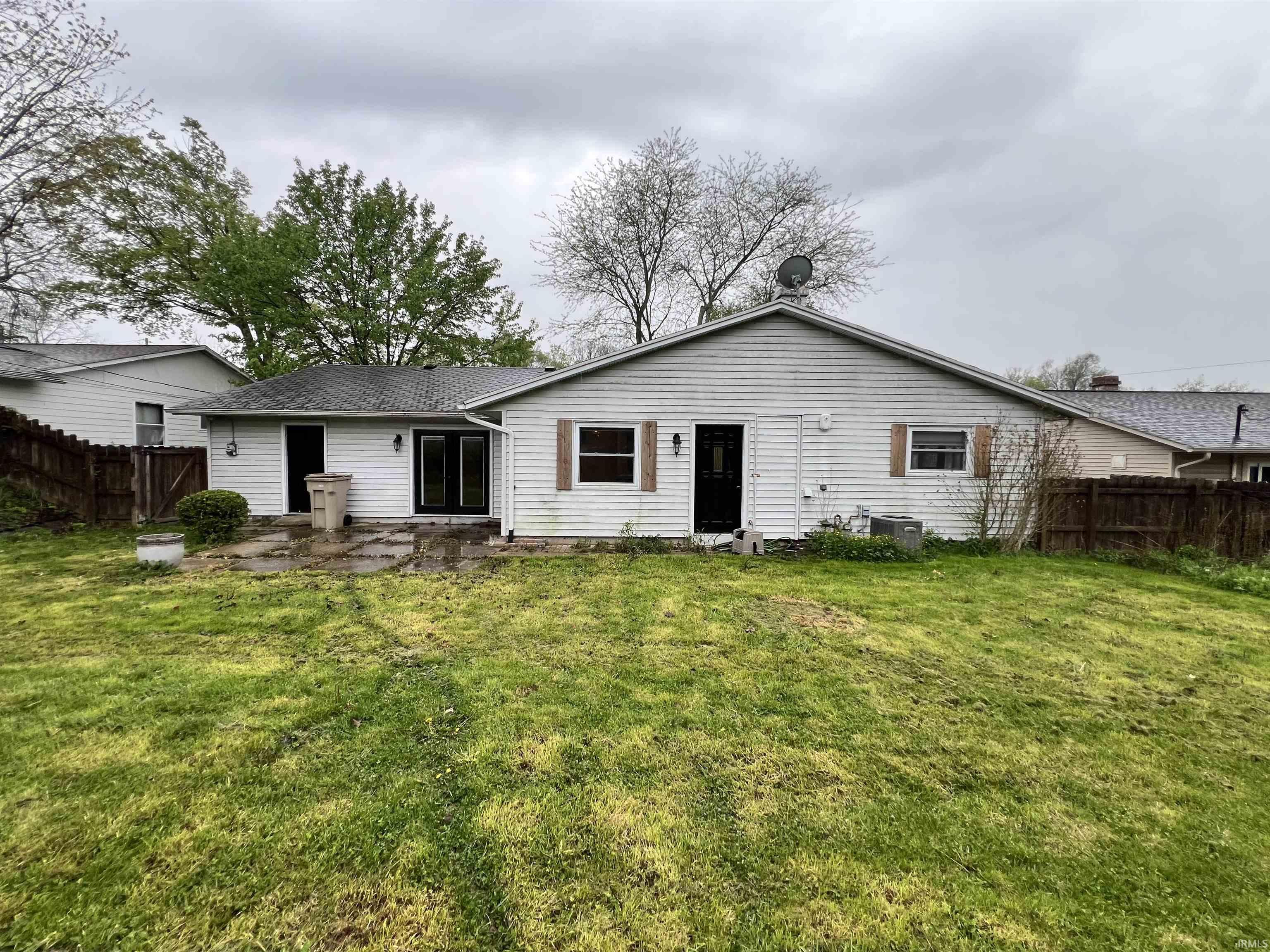 1935 Trent Way South Bend IN 46614