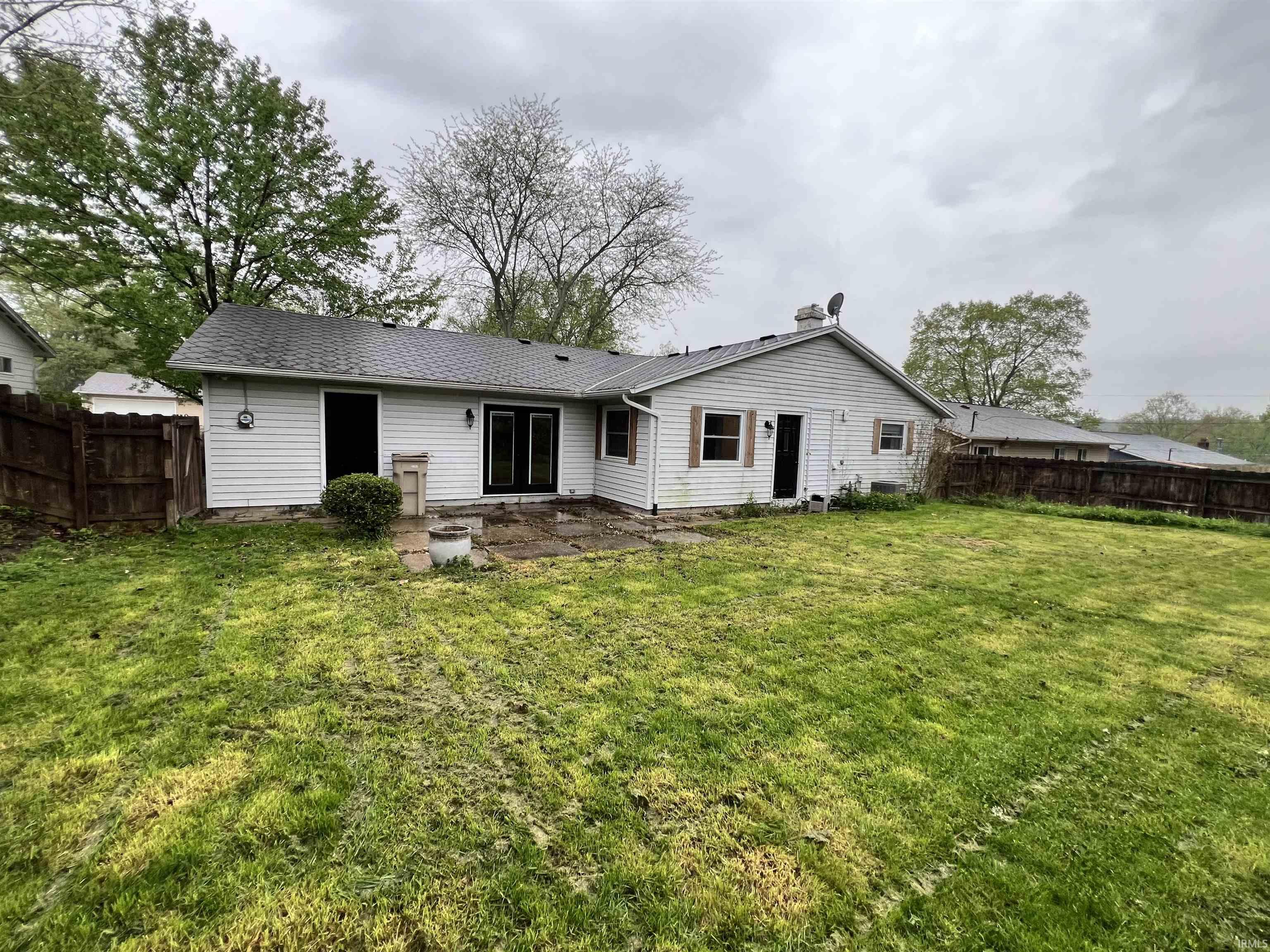 1935 Trent Way South Bend IN 46614