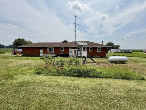 8842 S 450 E Road Ferdinand IN 47532