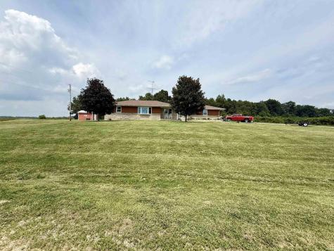 8842 S 450 E Road Ferdinand IN 47532