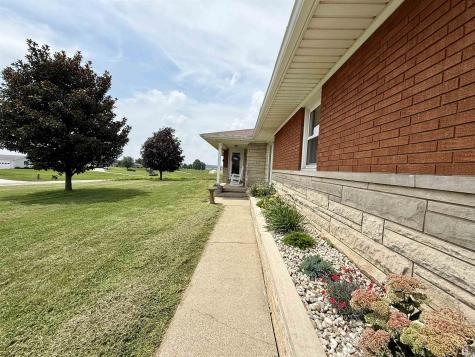 8842 S 450 E Road Ferdinand IN 47532