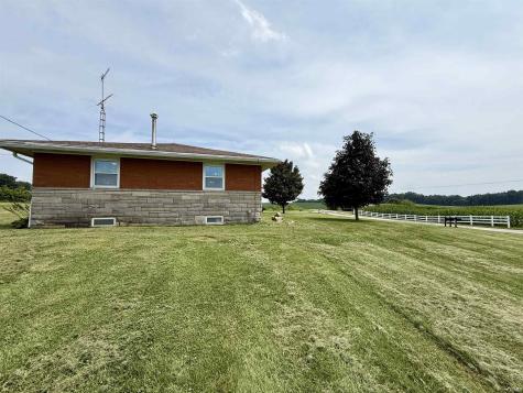 8842 S 450 E Road Ferdinand IN 47532