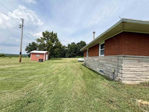 8842 S 450 E Road Ferdinand IN 47532
