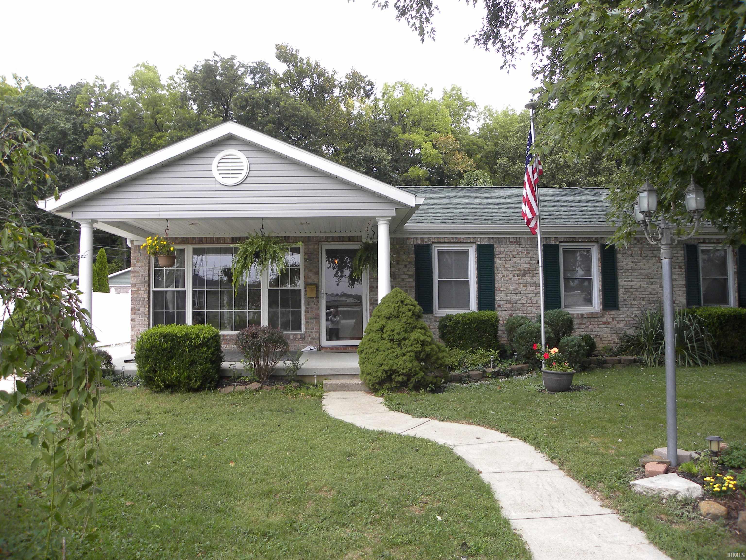 679 E Indiana Avenue Spencer IN 47460