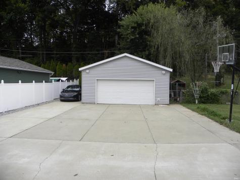 679 E Indiana Avenue Spencer IN 47460