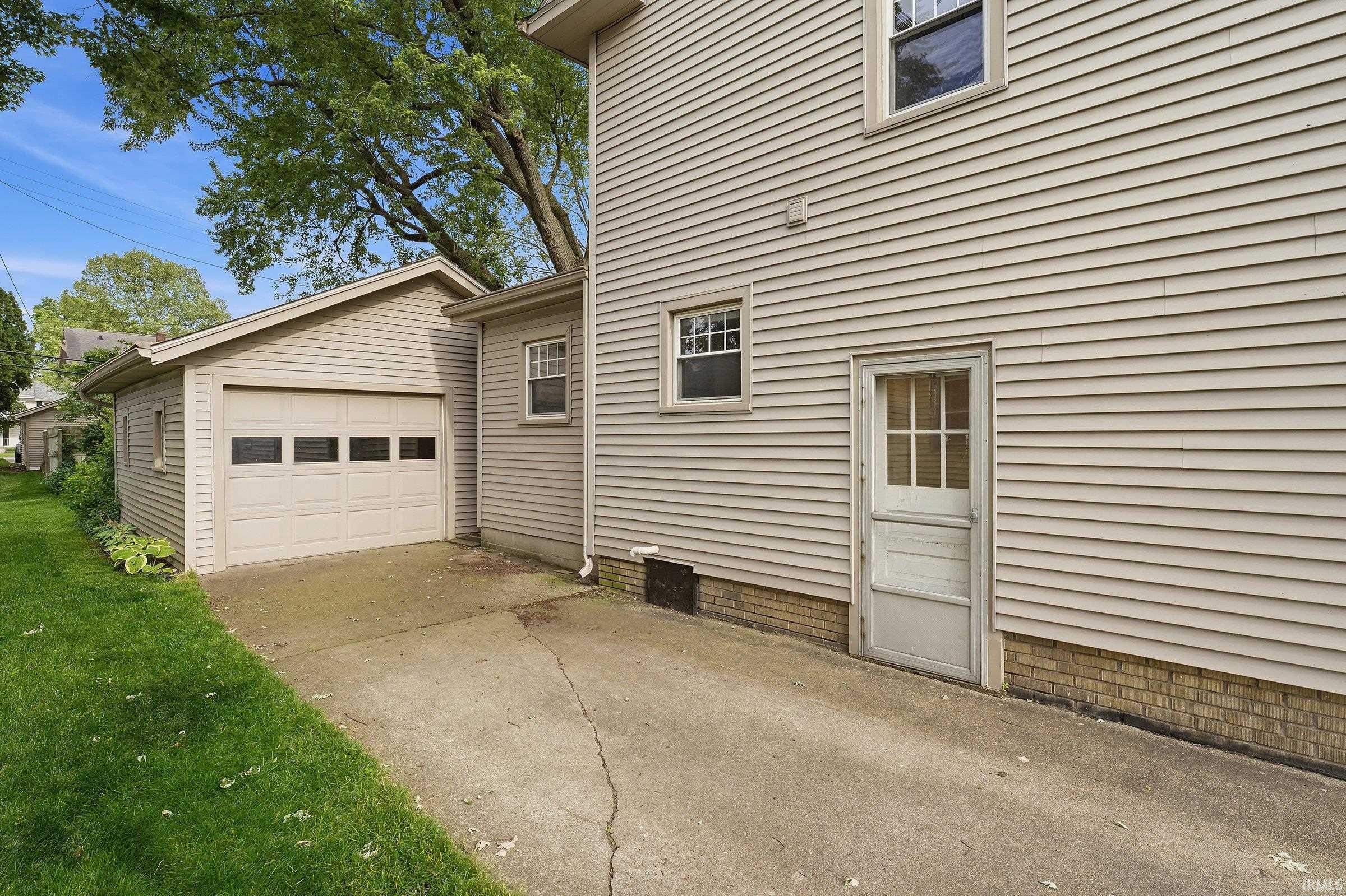 162 Manor Avenue Elkhart IN 46516