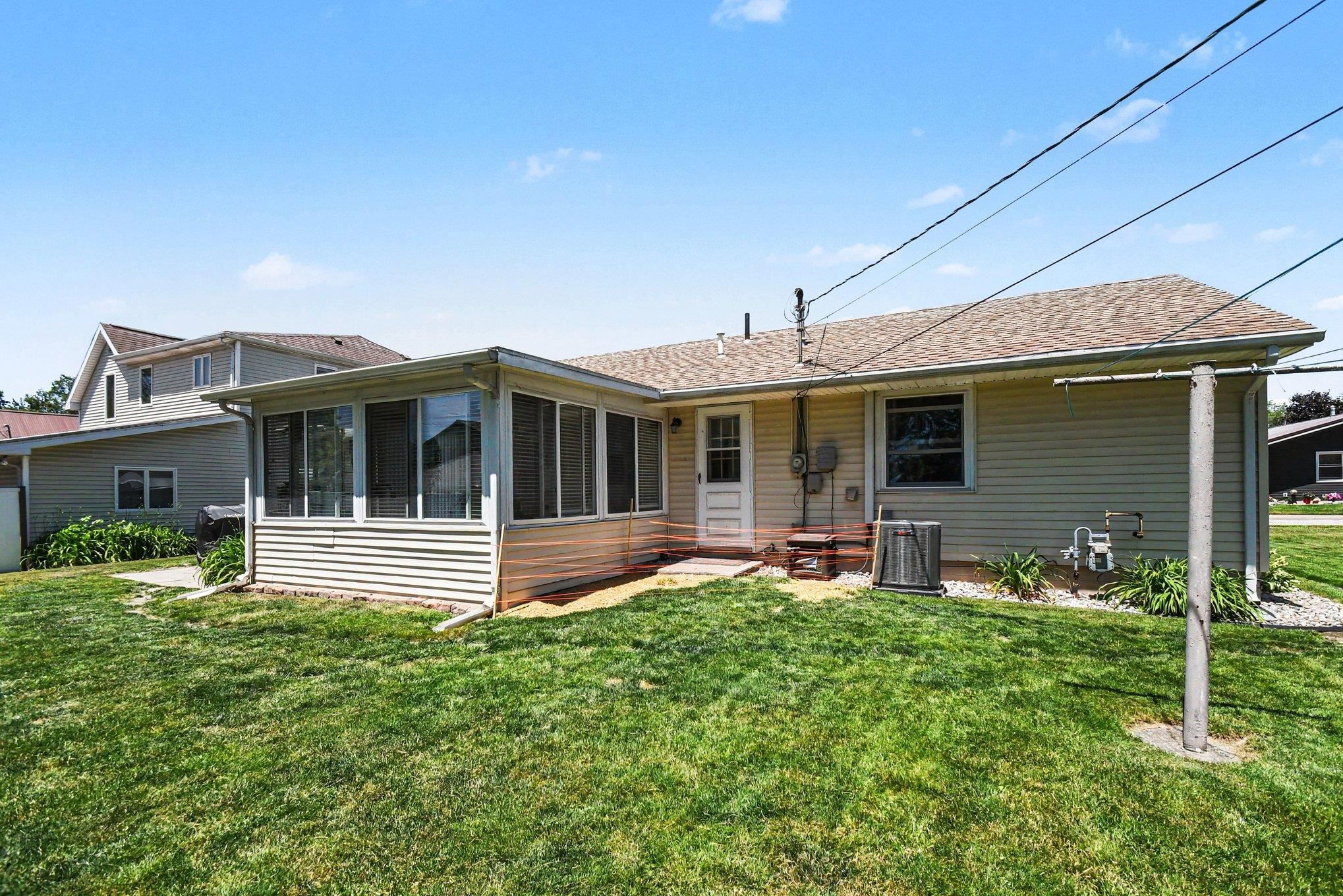 305 W Indiana Avenue Nappanee IN 46550