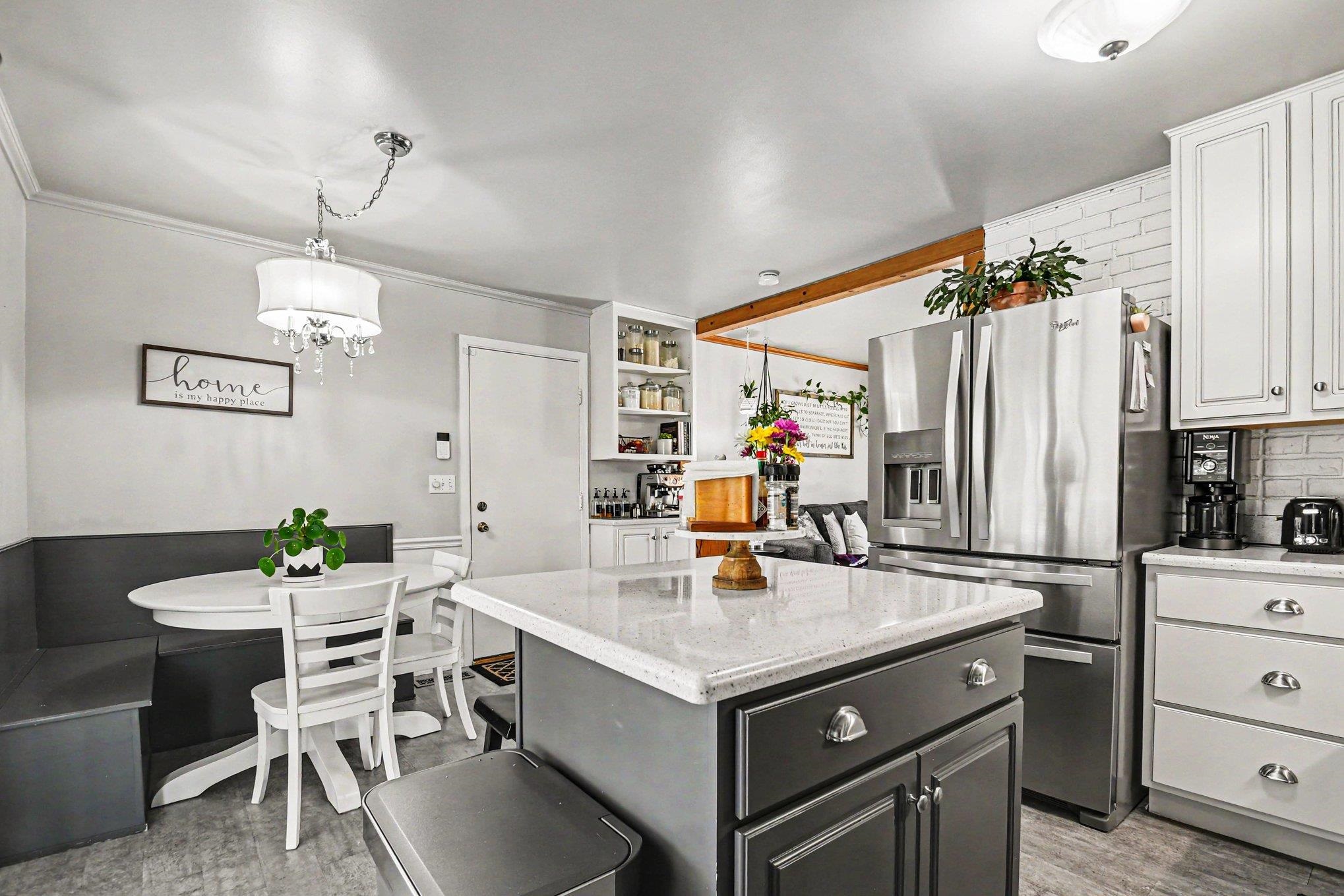 305 W Indiana Avenue Nappanee IN 46550