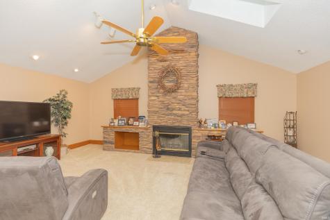 615 Crestmont Drive Evansville IN 47712