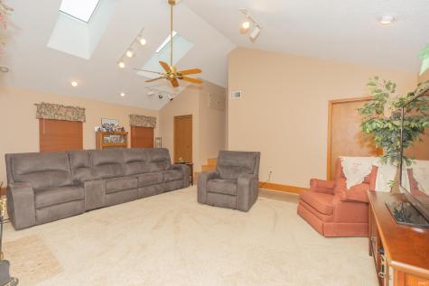 615 Crestmont Drive Evansville IN 47712