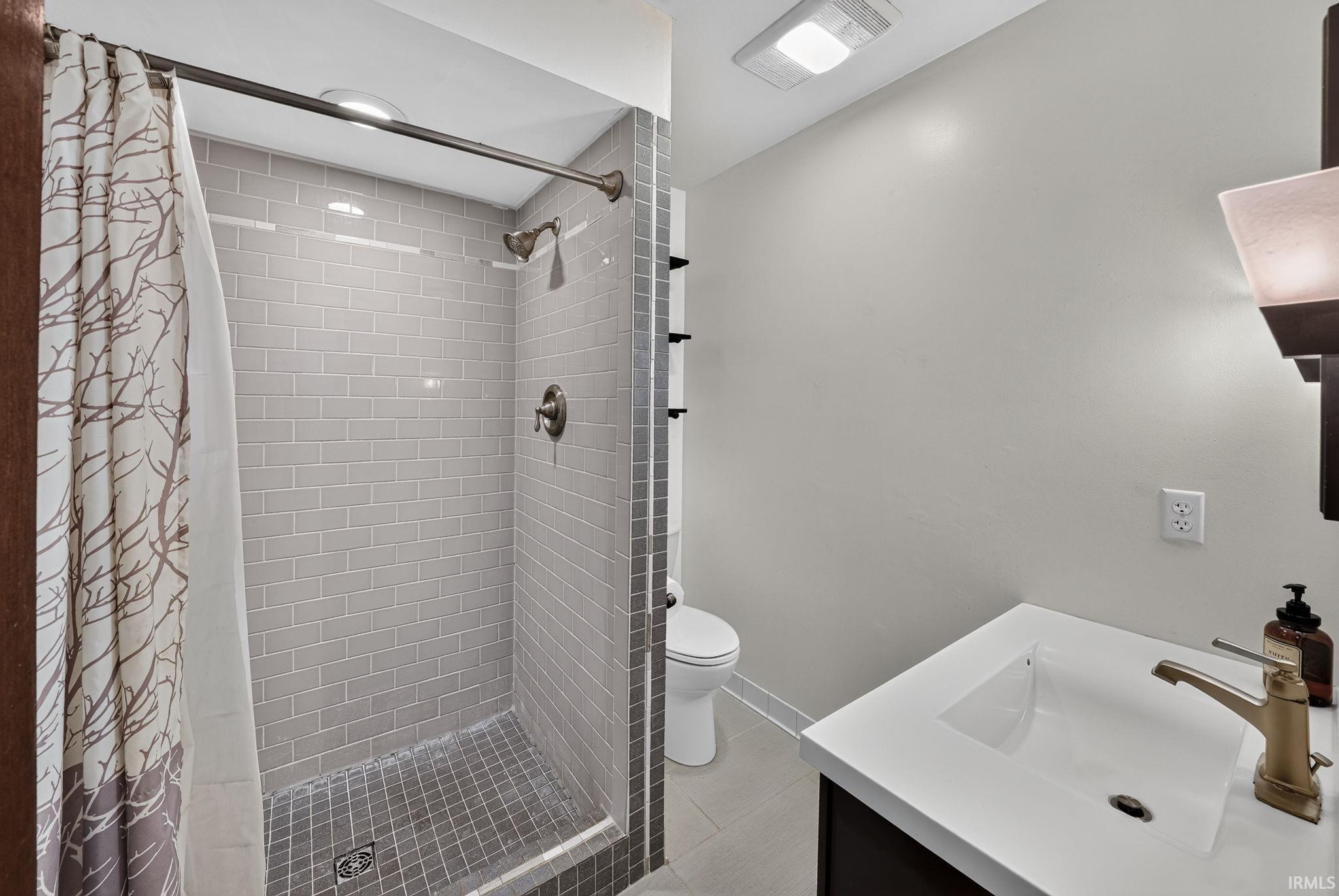 51877 N Shoreham Court South Bend IN 46637