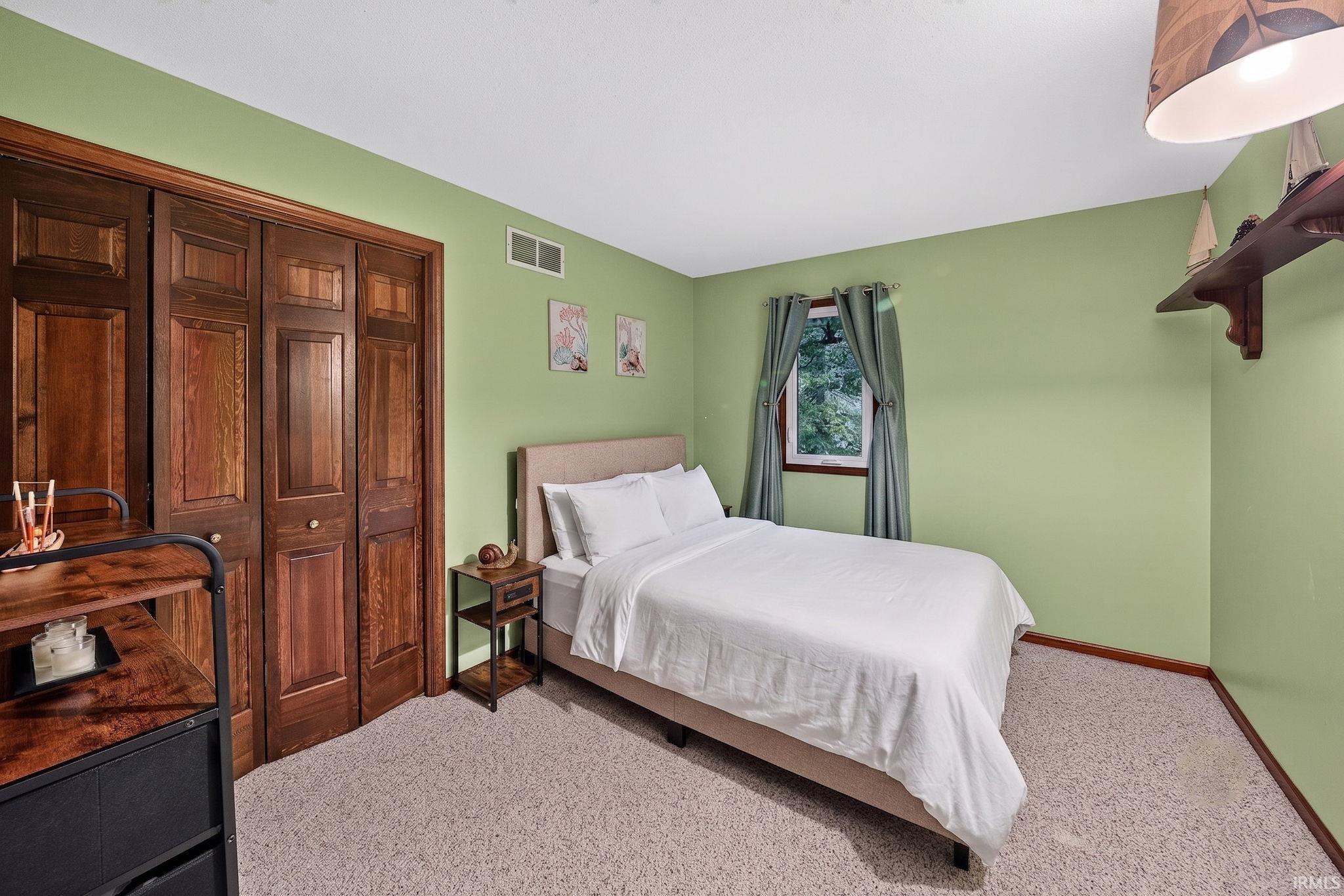 51877 N Shoreham Court South Bend IN 46637