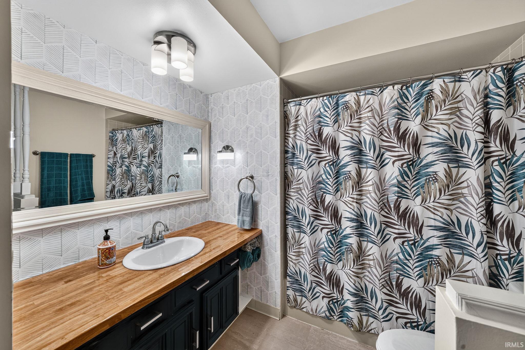 51877 N Shoreham Court South Bend IN 46637