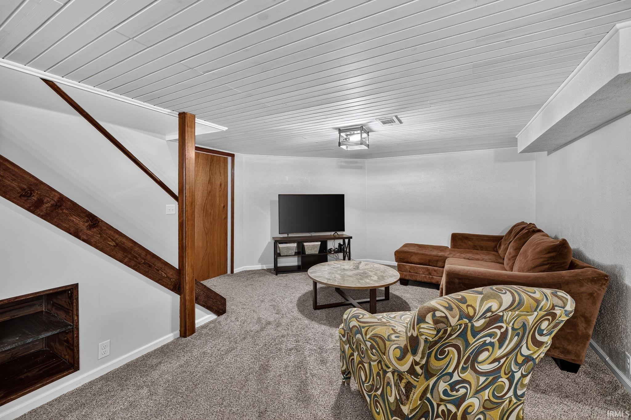 51877 N Shoreham Court South Bend IN 46637