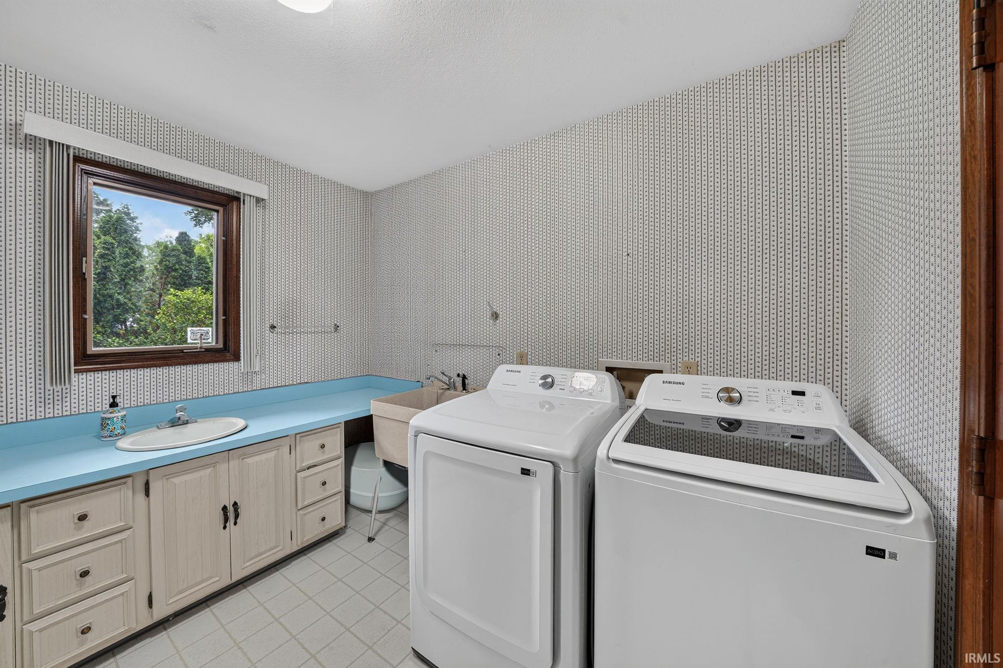 51877 N Shoreham Court South Bend IN 46637
