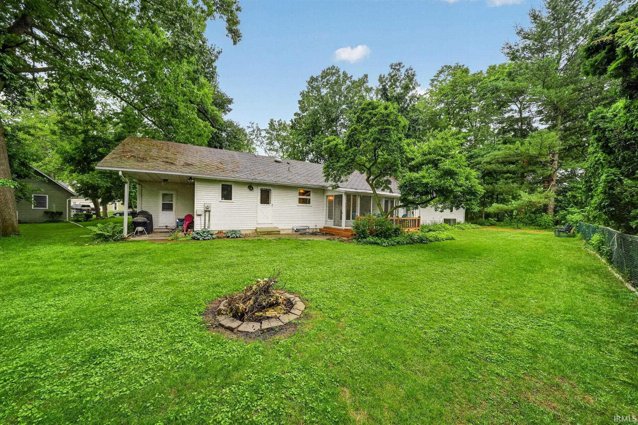 51877 N Shoreham Court South Bend IN 46637