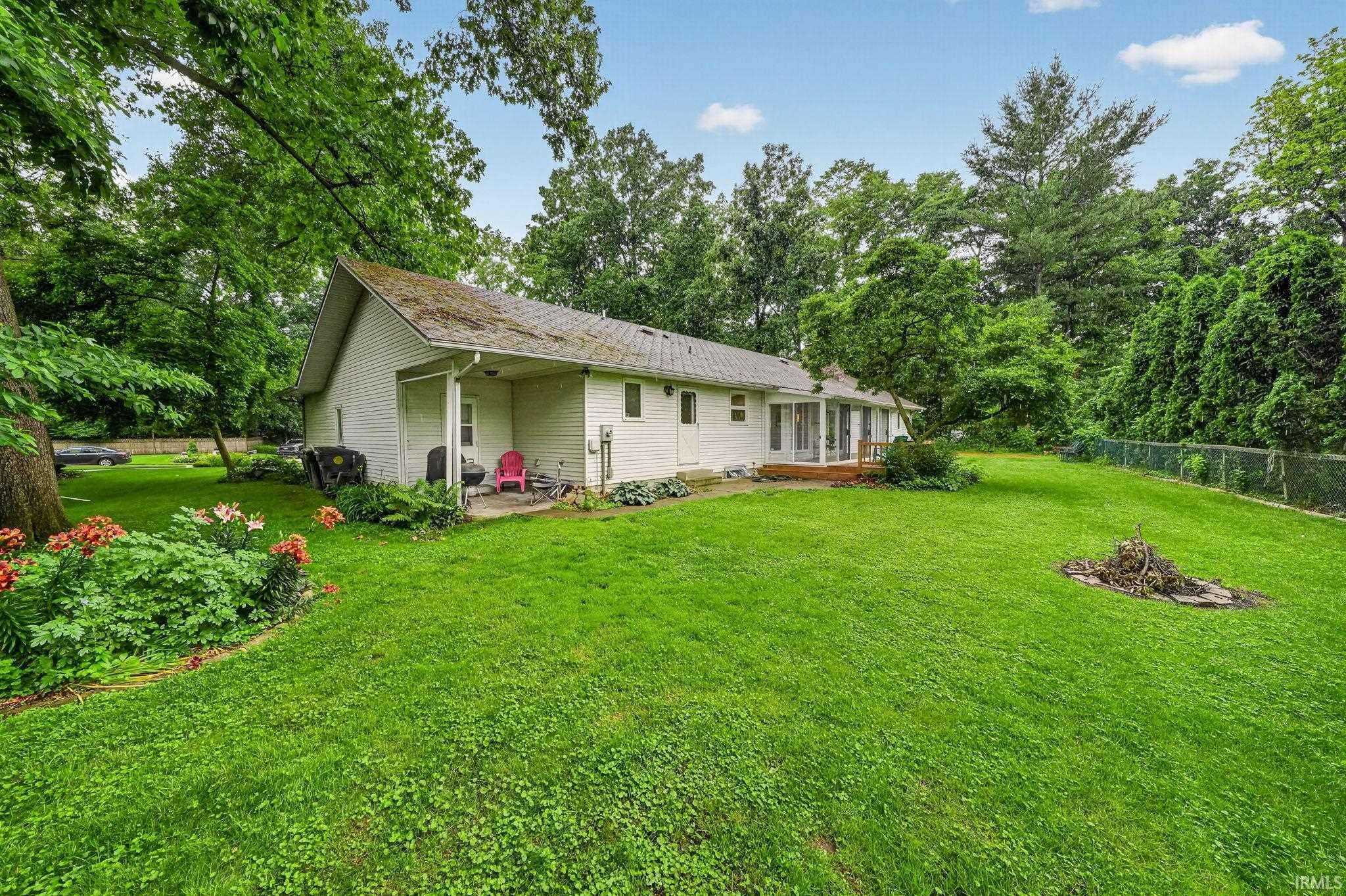 51877 N Shoreham Court South Bend IN 46637