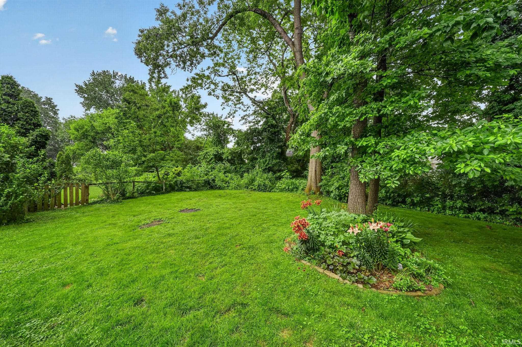 51877 N Shoreham Court South Bend IN 46637