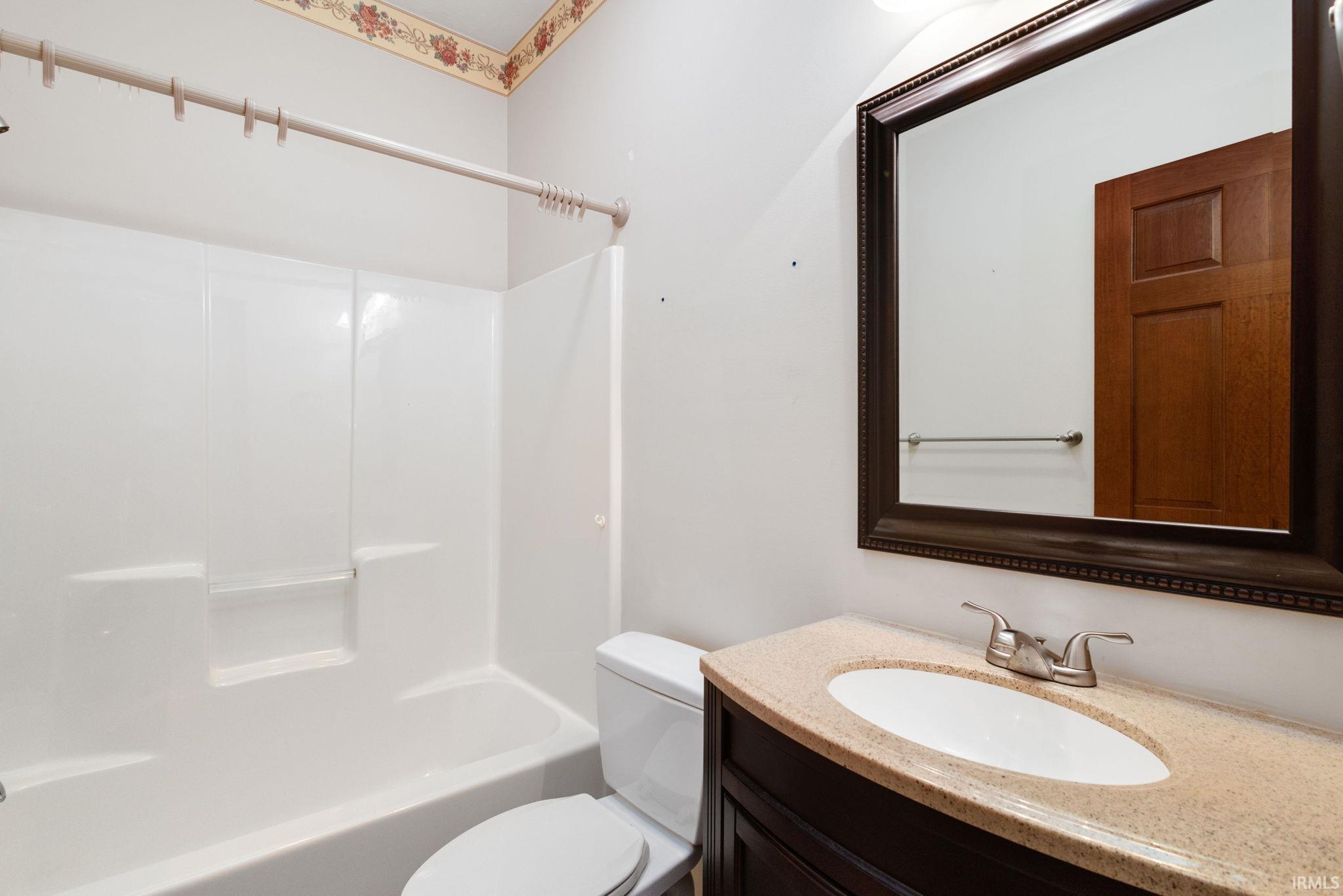 2216 Woodland Court Elkhart IN 46514