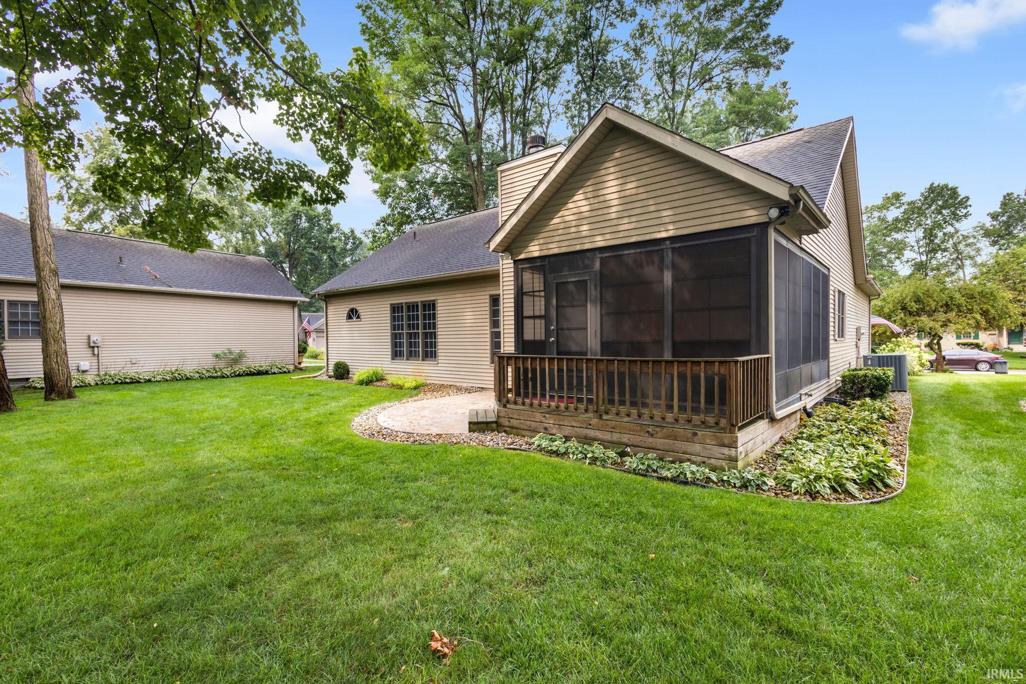 2216 Woodland Court Elkhart IN 46514