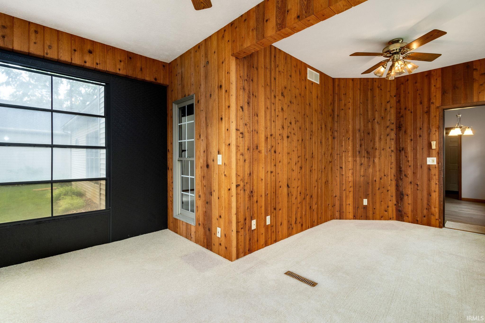 2216 Woodland Court Elkhart IN 46514