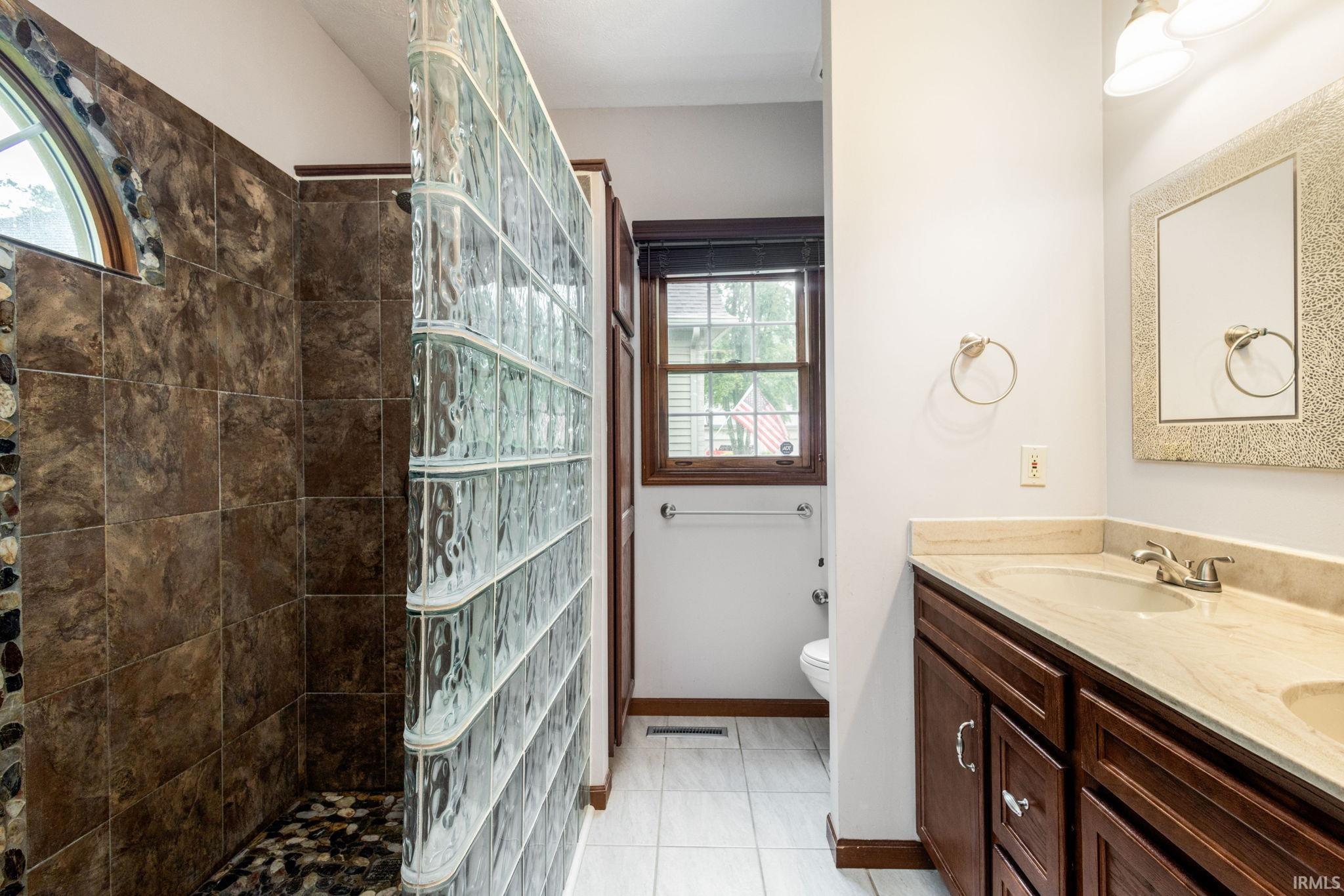 2216 Woodland Court Elkhart IN 46514