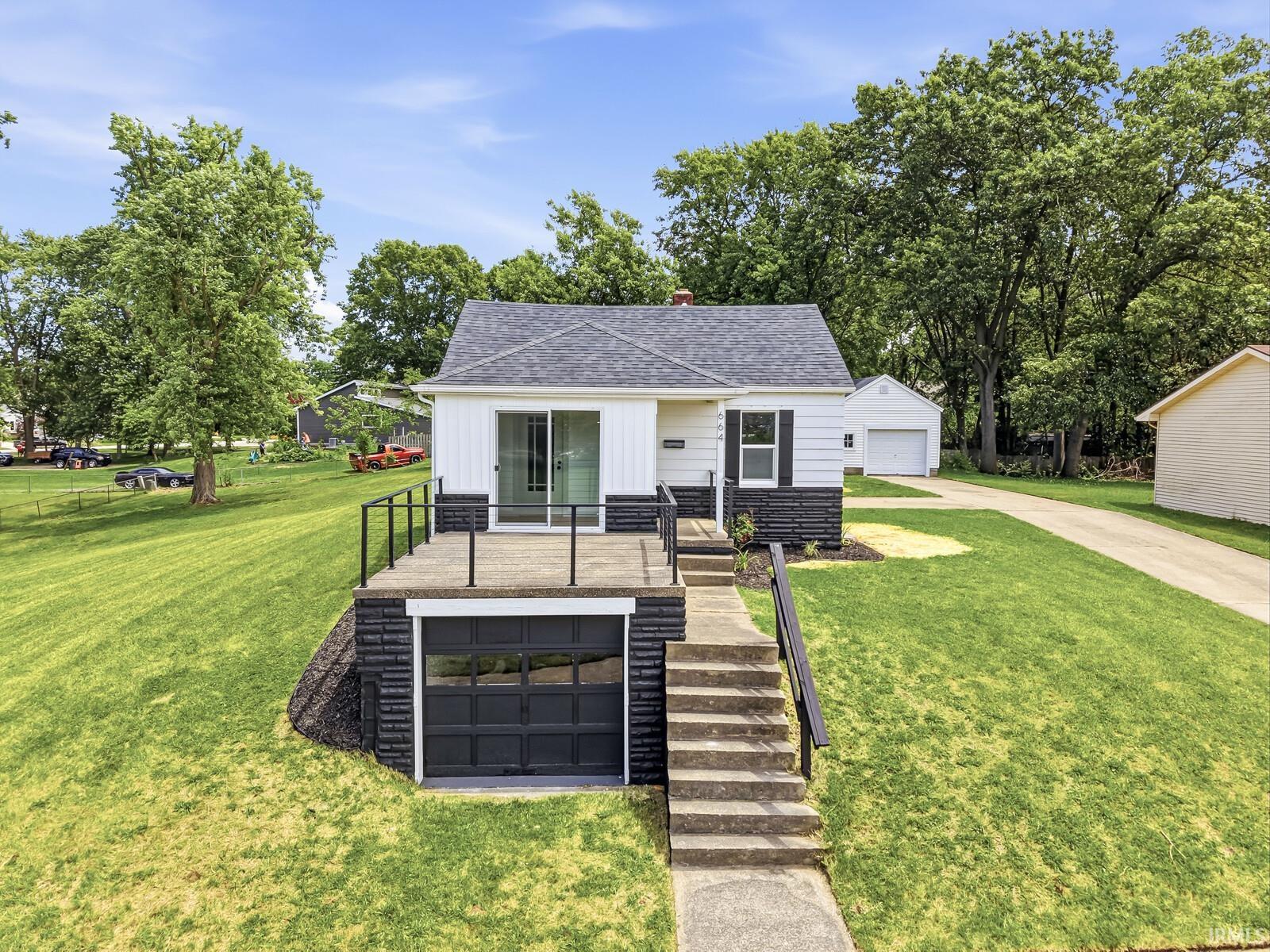 664 N Oakland Street Mishawaka IN 46544