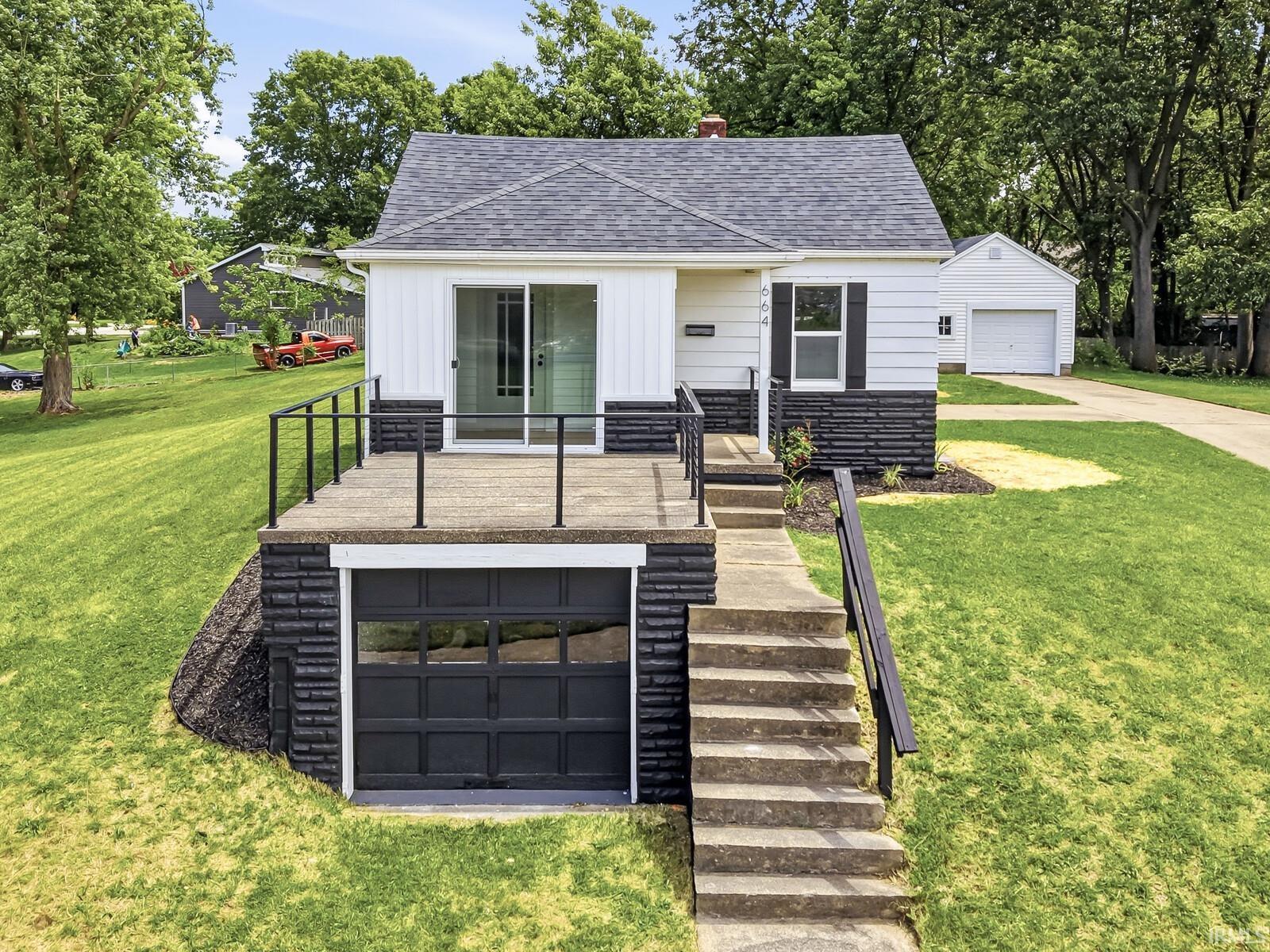 664 N Oakland Street Mishawaka IN 46544