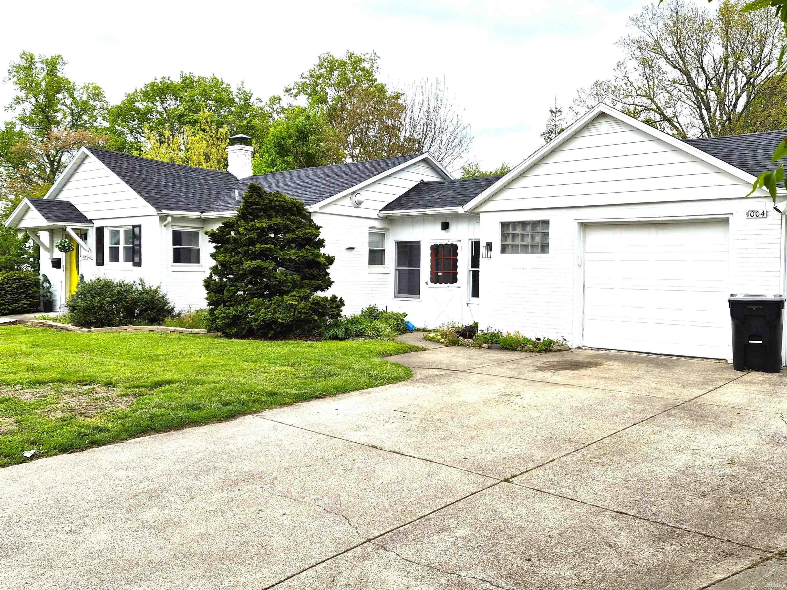 1004 E Woodside Street South Bend IN 46614