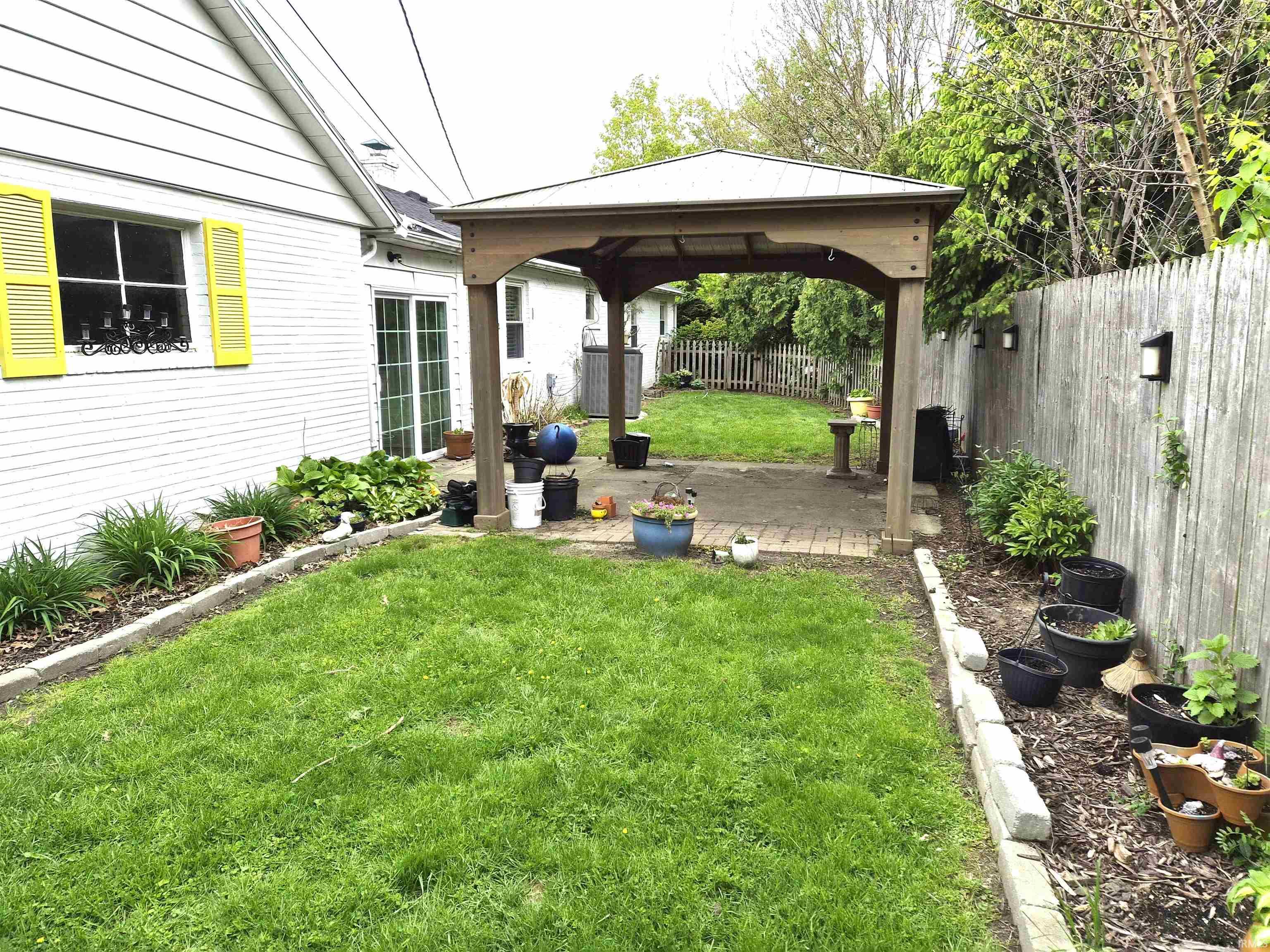1004 E Woodside Street South Bend IN 46614