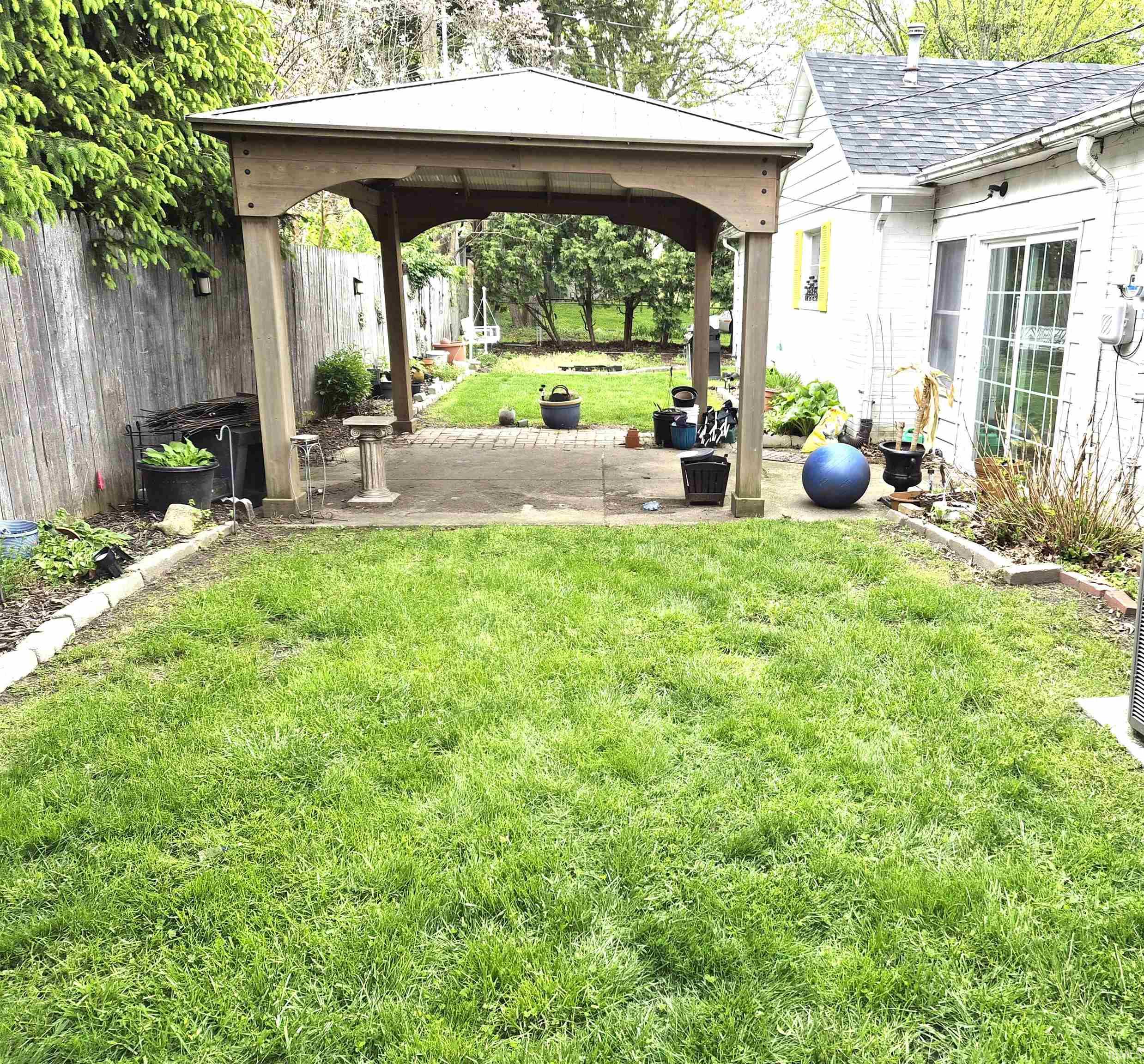 1004 E Woodside Street South Bend IN 46614
