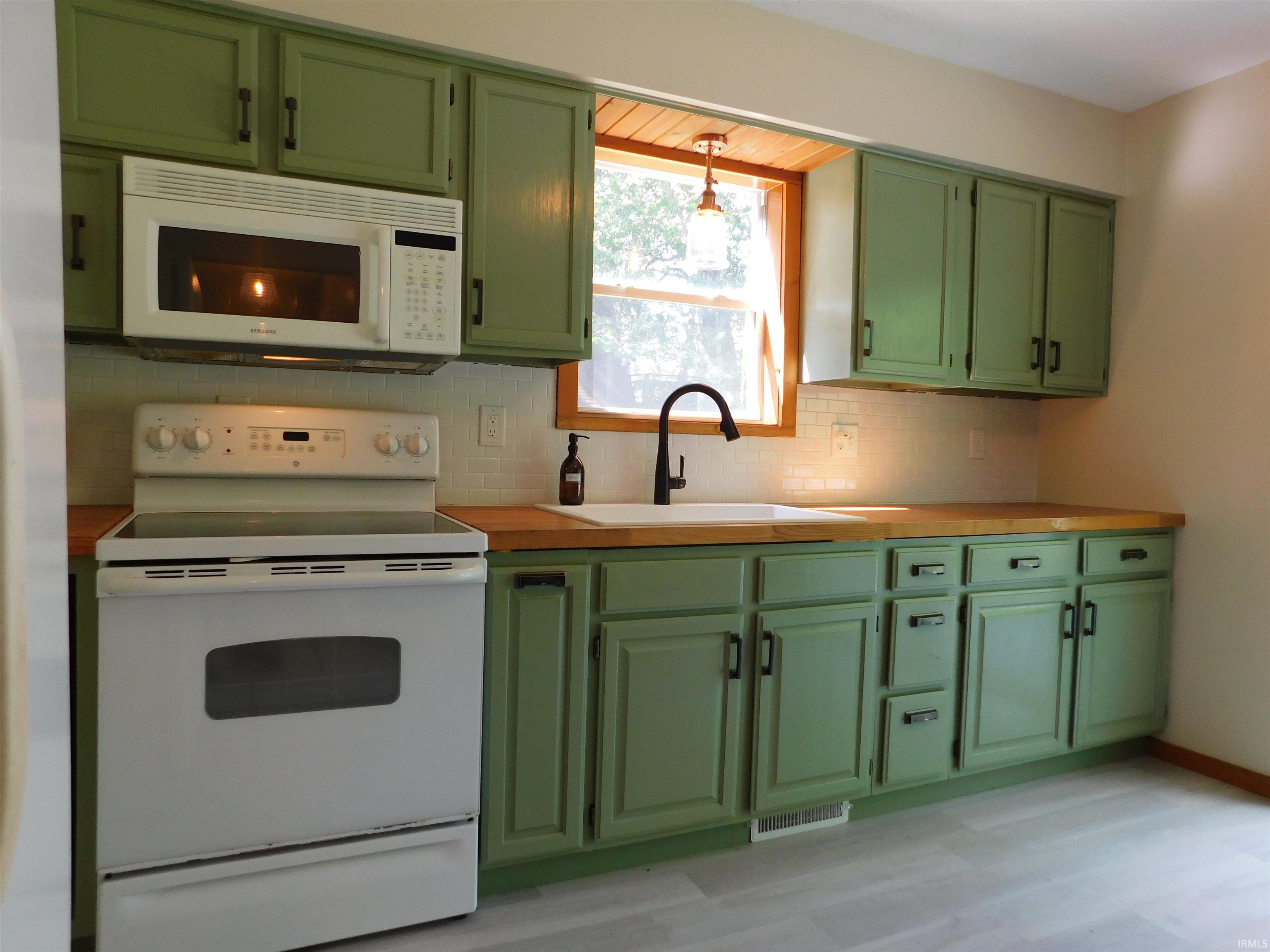 9634 Zina Drive Rochester IN 46975