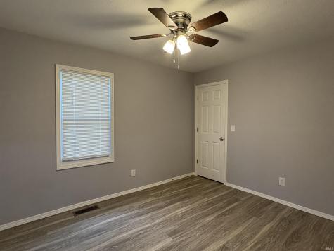 722 W Alton Street Bicknell IN 47512