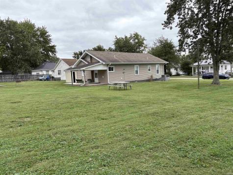 722 W Alton Street Bicknell IN 47512