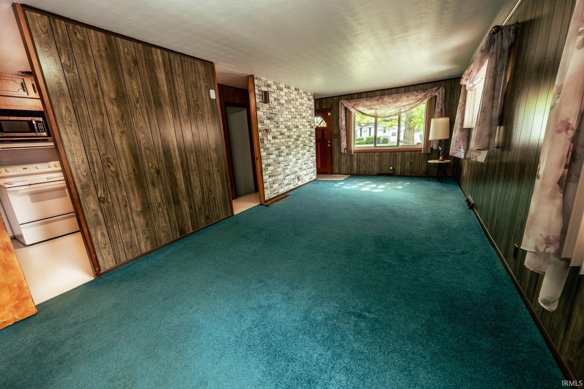 1321 Canterbury Drive South Bend IN 46628