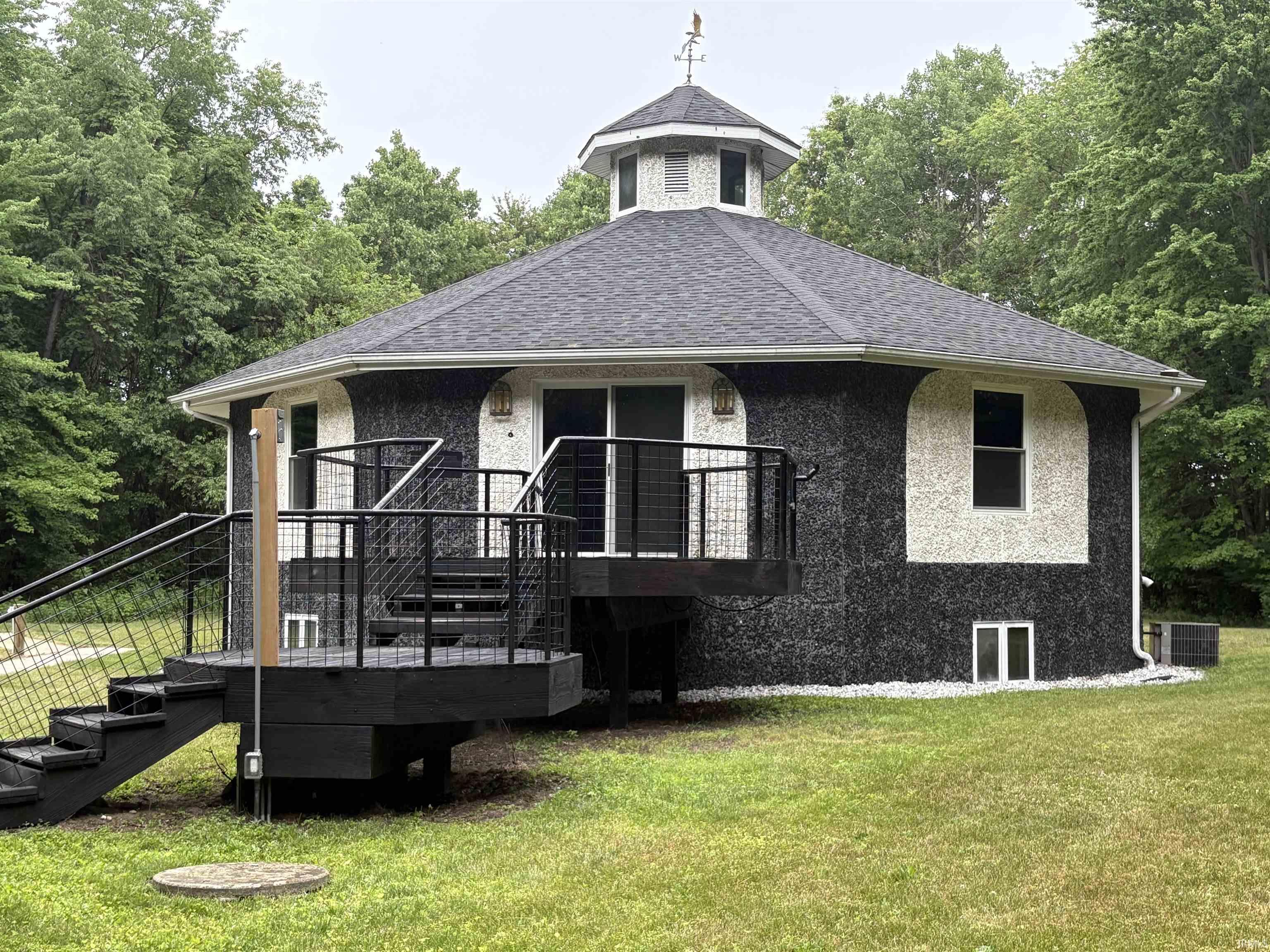8492 N 1050 E Road Walkerton IN 46574