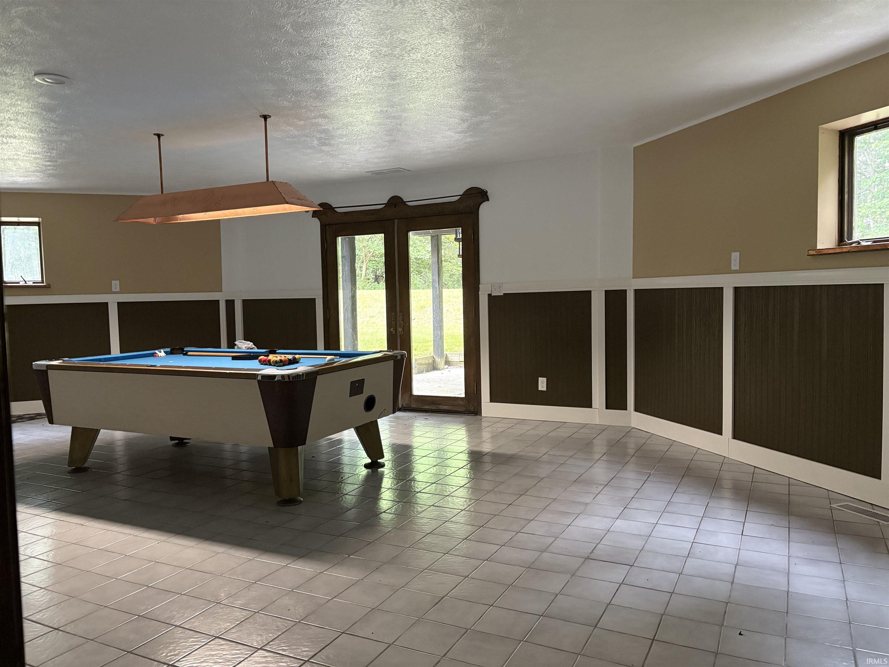 8492 N 1050 E Road Walkerton IN 46574