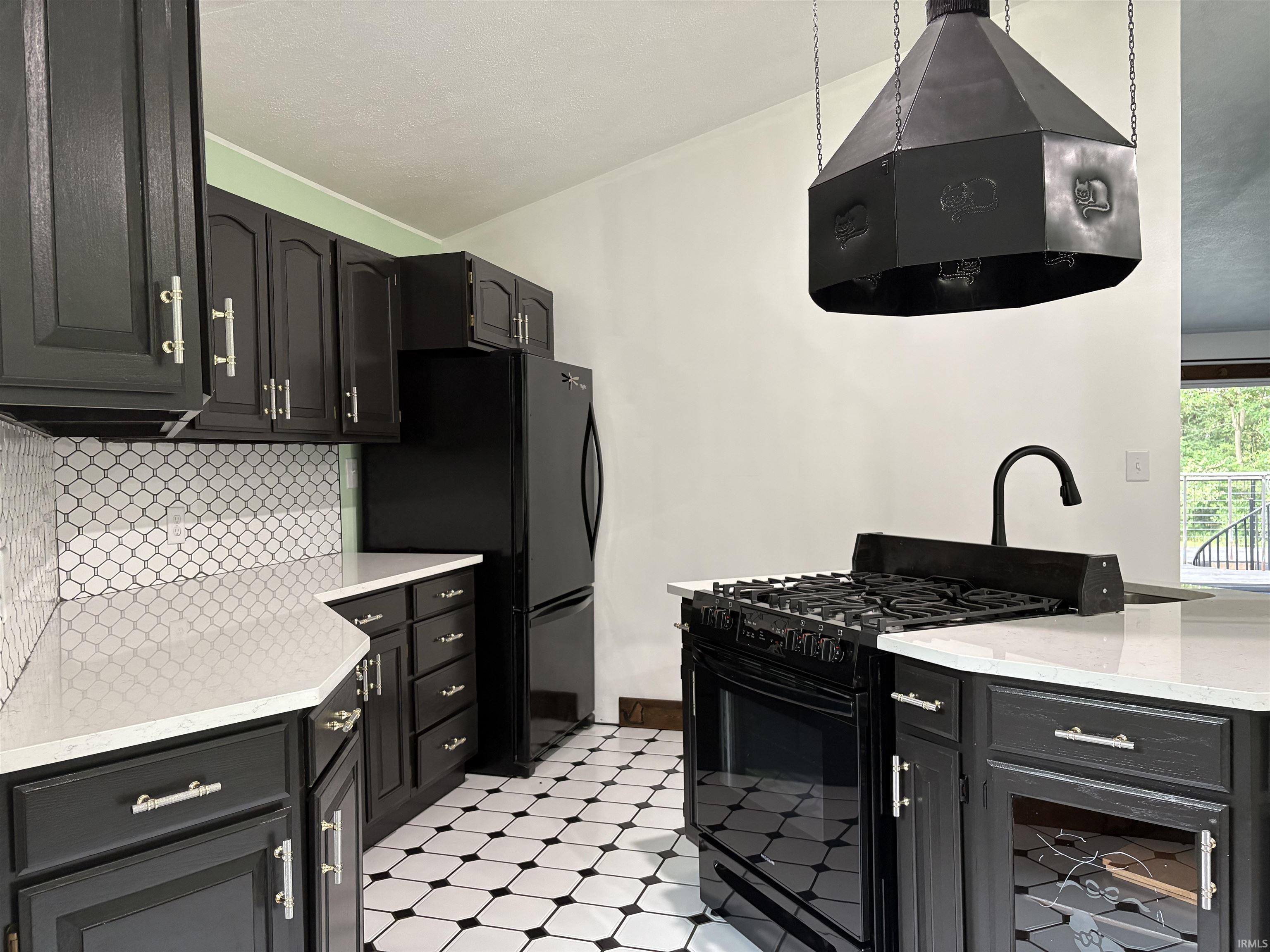 8492 N 1050 E Road Walkerton IN 46574