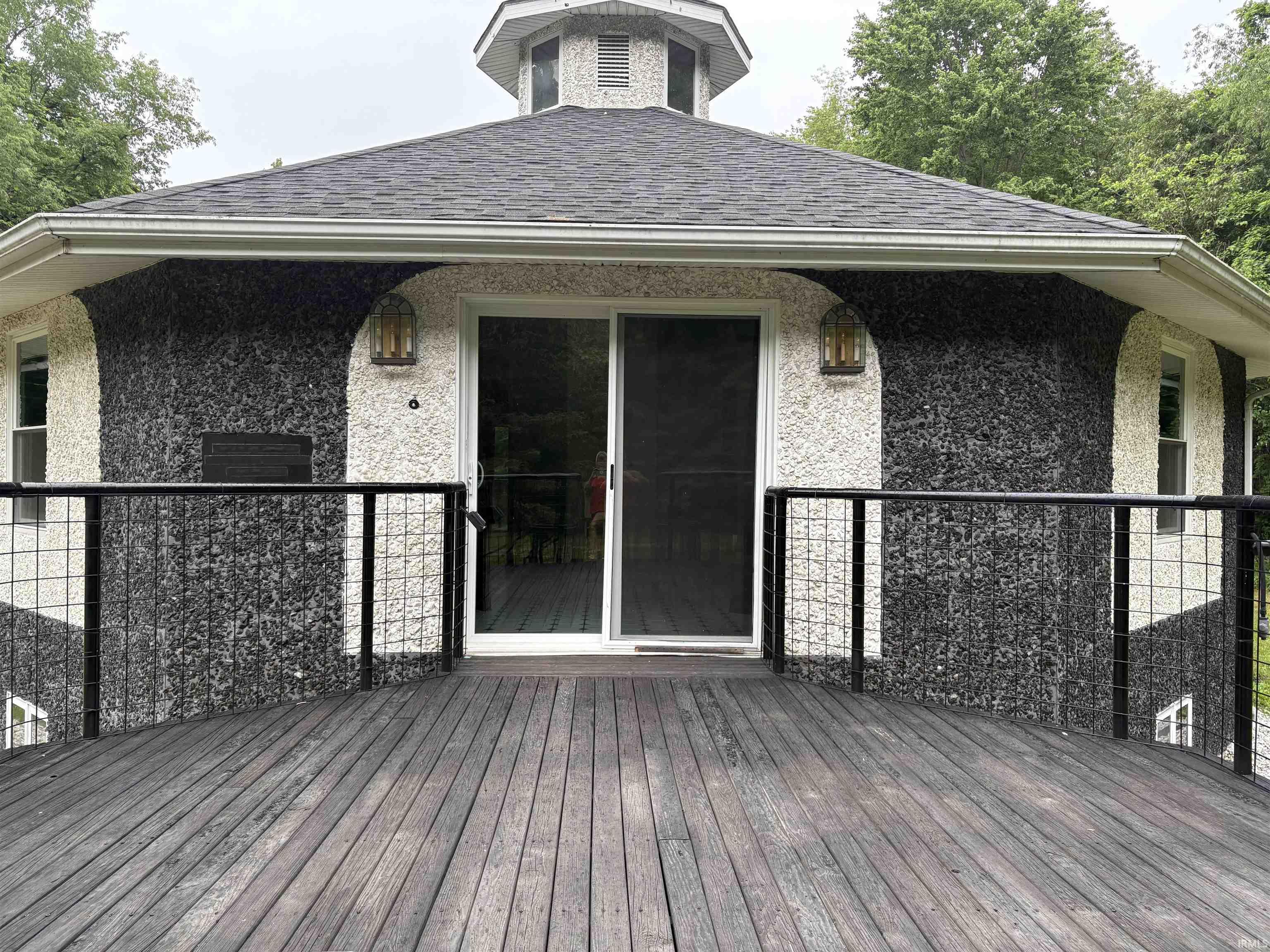 8492 N 1050 E Road Walkerton IN 46574
