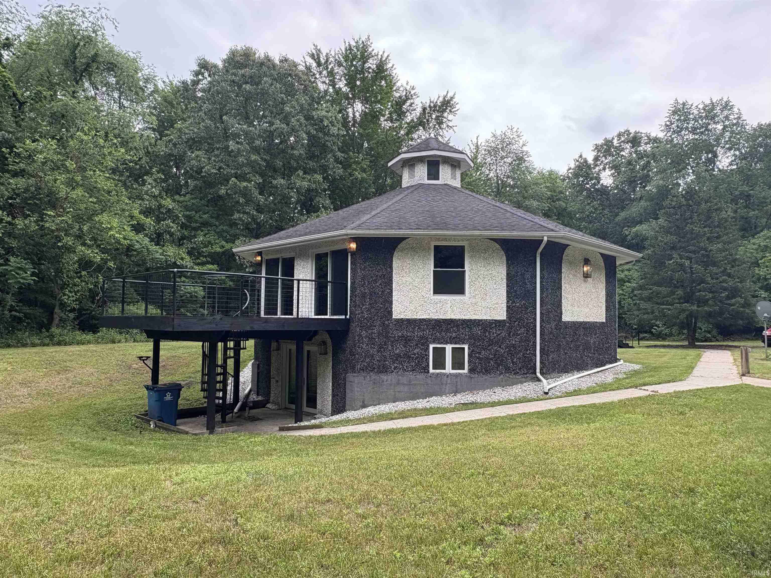 8492 N 1050 E Road Walkerton IN 46574